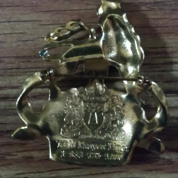 Collectable TBN Pin All Stones Are In It Gold Purple Clear Stones Lion On Crown - Picture 2 of 3
